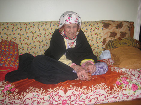 نونة بوسعد.. معمّرة في باتنة تصلي وتصوم.. فقدت البصر وأعطاها الله قوة البصيرة