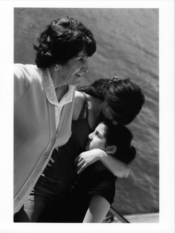 Farida Hamak : Ma mère, histoire d’Une immigration