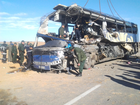 مقتل 3 أشقاء في اصطدام سيارة بحافلة في تيارت