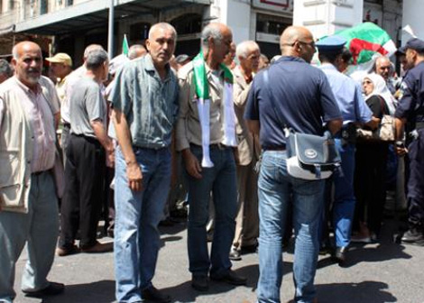 محتجون ببجاية يشلون حركة القطارات بين وسط البلاد وشرقها