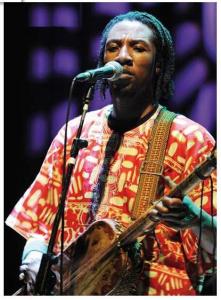 Joe Batoury un Leader charismatique, un chanteur à la voix feutrée