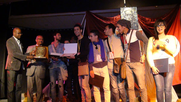 اختتام الأيام الوطنية لمسرح النخلة الذهبية بأدرار