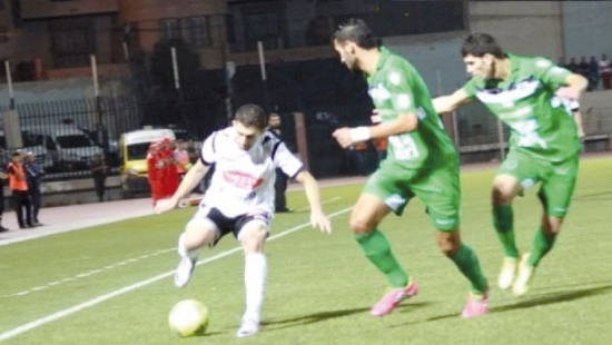 مولودية بجاية تسحق الوفاق وتنفرد بالمقدمة