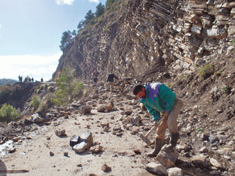 Reportage . Qalaâ Nath Abbès coupée du monde