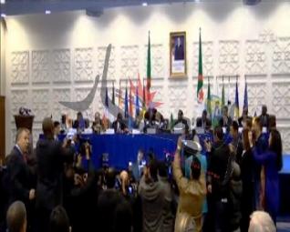 Signature d'un accord de paix à Alger entre le gouvernement malien et les groupes armés du nord