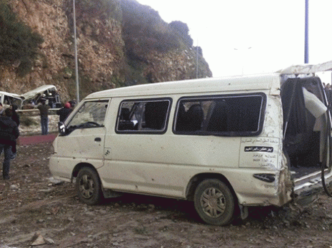 Des rochers comme une épée de Damoclès
