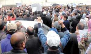 عمال مؤسسة كوسيدار بالأغواط يوقفون أشغال السكة الحديدية