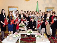 Le président Bouteflika reçoit une délégation de femmes