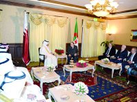 le président bouteflika reçoit le président du conseil des ministres qatari