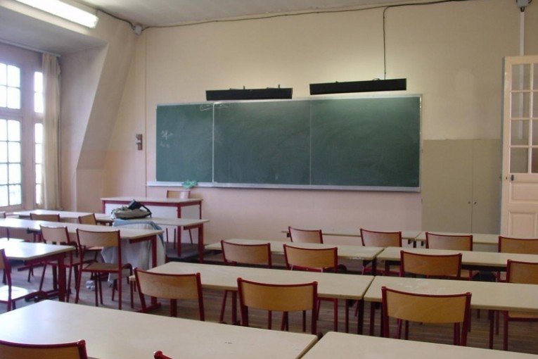 شبح السنة البيضاء يهدد الموسم الدراسي