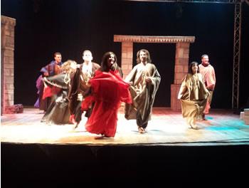 La pièce théâtrale Tifi subjugue les Béjaouis