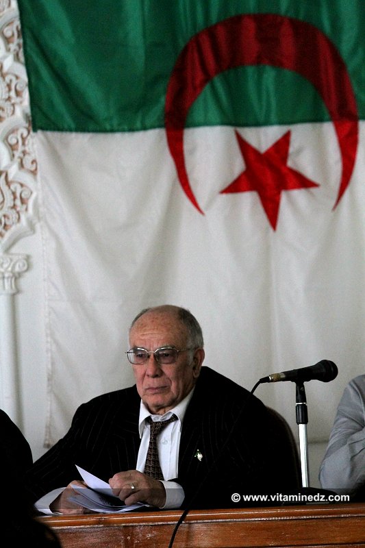 عنوان المداخلة: نشأة، تكوين و إنتاج الصناعة التقليدية للباس