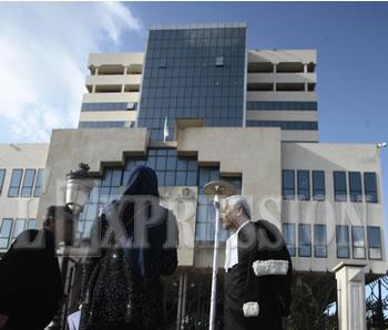 Pourquoi le procès a été reporté