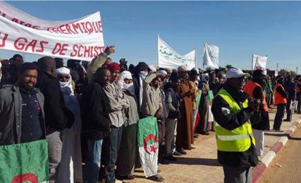 أعضاء المجلس الولائي لتمنراست يتضامنون مع سكان الجنوب ويحيّون مجهودات الجيش