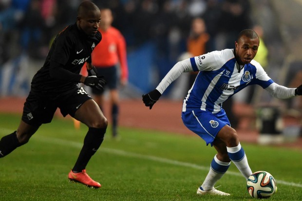 Un club italien sur Yacine Brahimi '