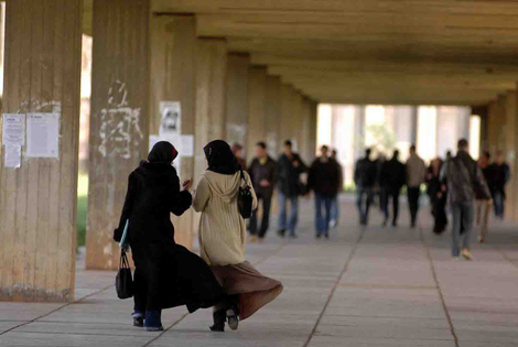 طالب يطعن زميله بخنجر داخل الحرم الجامعي بغليزان