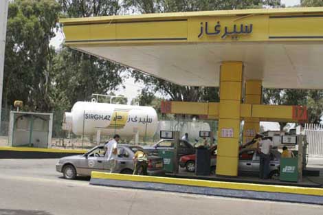 غلق 15 محطة بنزين بتبسة