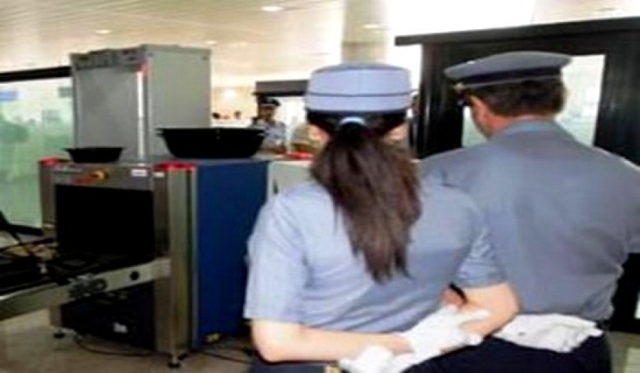 La mission des agents des douanes exige un uniforme spécial