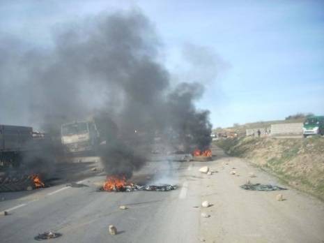 Affrontements à Ain Azel contre la vente de l'alcool