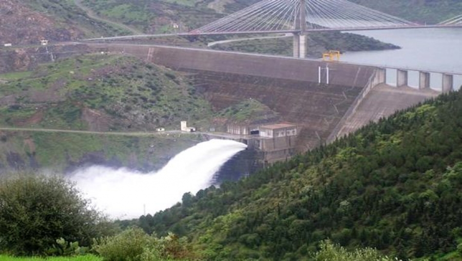 M. Necib insiste à Mila sur la