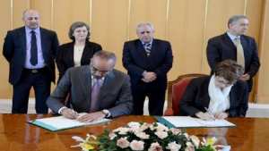 Signature d'une convention-cadre entre les ministères de la Culture et de la formation professionnelle