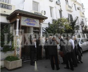 Le FLN tente de recoller ses morceaux