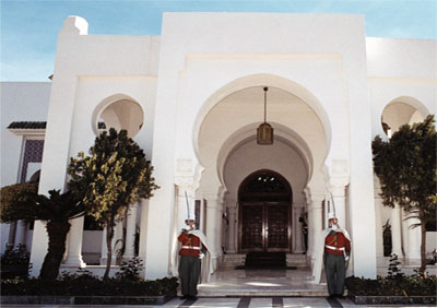 Révision de la Constitution et refonte de l'Etat algérien