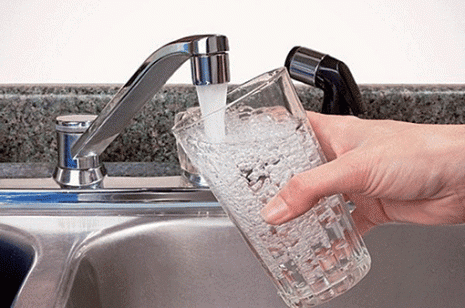 Il y a trop de bactéries dans l'eau des robinets