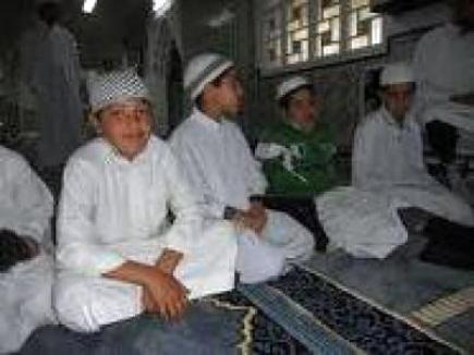 طلبة 15 مدرسة قرآنية يتنافسون على المراتب الأولى ل