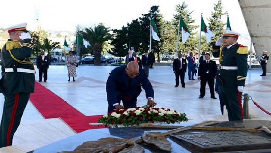 Le président sud-africain se recueille à la mémoire des martyrs de la Révolution