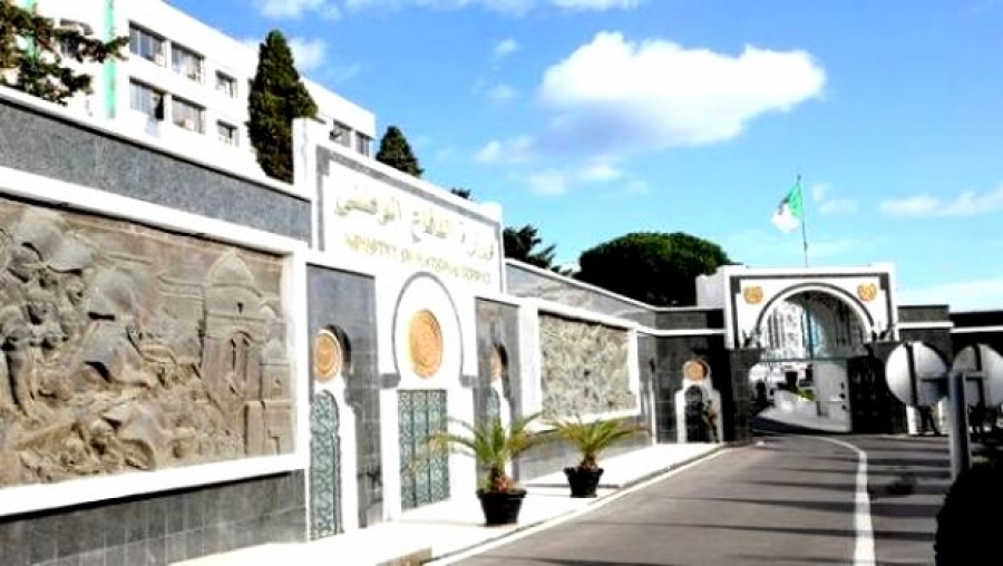 Plus 960 kg de kif saisis à Tlemcen et 16 contrebandiers arrêtés à l'extrême sud du pays (MDN)