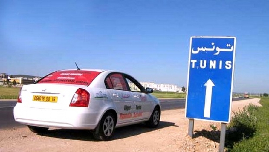 Près de 1, 3 million de touristes algériens en Tunisie en 2014