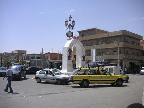 غلق مرافق وطرقات بمدينة وادي الماء في باتنة بعد مقتل شاب