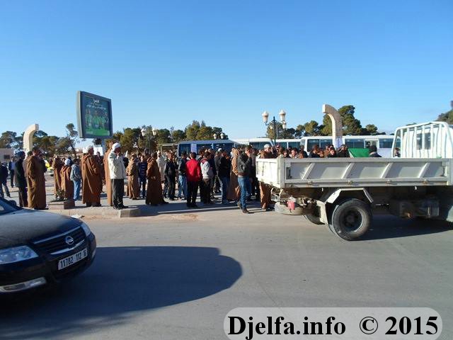 فعاليات المجتمع المدني بحاسي بحبح في حركات احتجاجية متواصلة للمطالبة بتحويل محطة نقل المسافرين إلى وسط مدينة الجلفة وتتوعد بالتصعيد