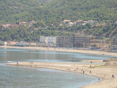 Emeraude, saphir, turquoise,trois couleurs pour une misère  Ténès, un joyau brut en attente d'une véritable exploitation
