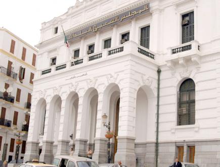 الوالي يواصل 