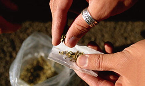 توقيف إرهابي تائب بحوزته مخدرات في المسيلة