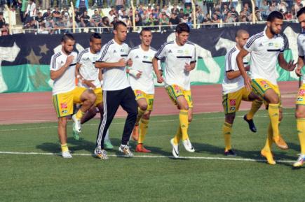 اللاعبون يحضرون بجدية لموقعة سطيف وعودة المصابين أراحت والام