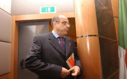 Pour les responsables algériens, les grandes douleurs restent muettes