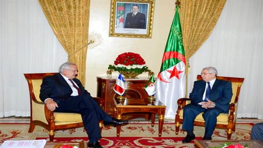 Le président du Conseil de la nation reçoit Jean-Pierre Raffarin