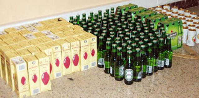 حجز 15287 قارورة مشروبات كحولية بكل من الأغواط و أم البواقي