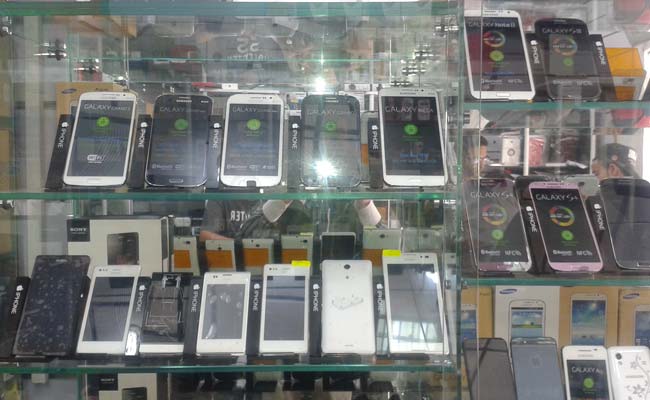 Algérie - Le marché de la téléphonie de Belfort s'adapte pour ne pas mourir