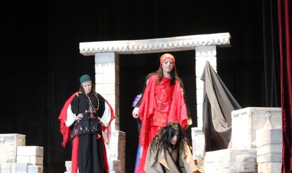 مهرجان قالمة للمسرح المحترف يتوج عرض 