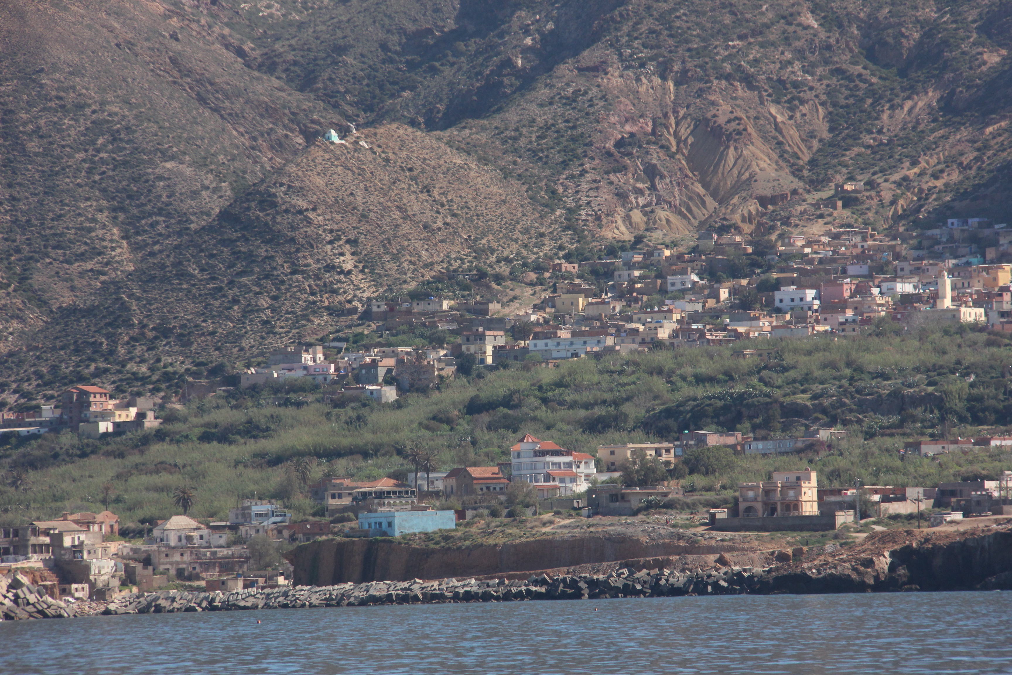 مليون سنتيم لربط شاطئي عين الدفلى و الدهاليز بالتيار الكهربائي
