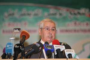 شجار بالكراسي بين سيناتور وبرلماني في الطارف