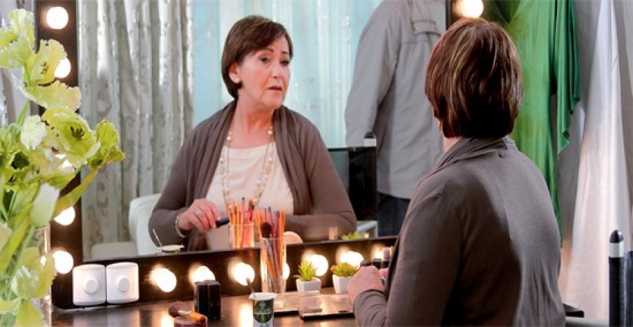 Bahia Rachedi à Ain Temouchent pour le tournage d'une émission sur son parcours