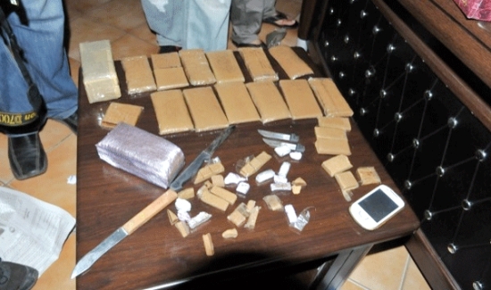 مراقبة 295 شخص وحجز أسلحة ومخدرات بباتنة