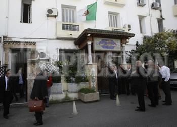 Le FLN s'est mué en 