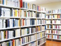 Une bibliothèque dotée de 3.000 ouvrages
