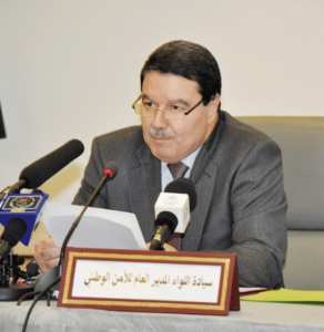 اللواء هامل يشرف على توزيع مفاتيح سكنات تساهمية لموظفي أمن عين الدفلى